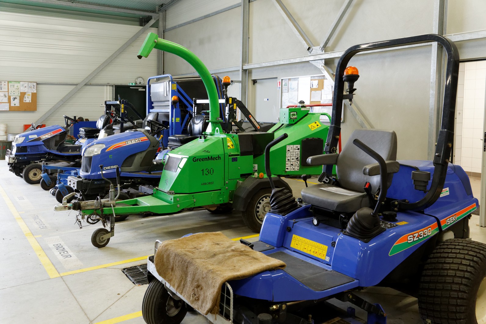 hangar-entreprise-adaptee-5