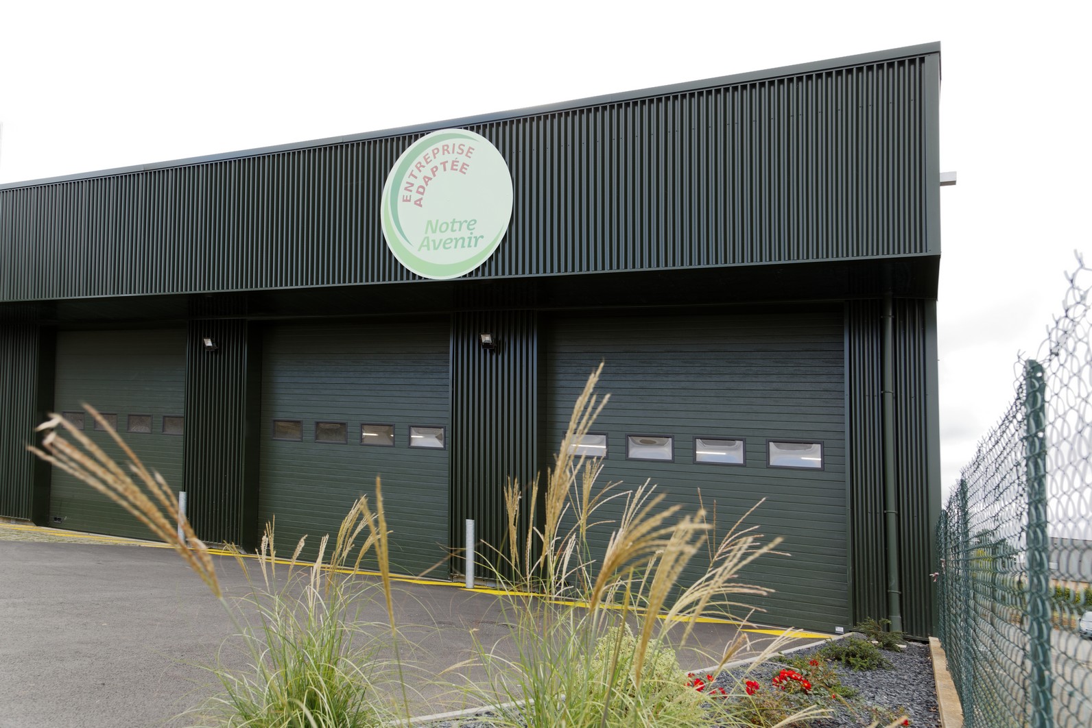 hangar-entree-entreprise-adaptee-1